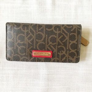 Calvin Klein Women’s Bifold Wallet